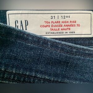 GAP 70’s flair high-rise jeans. Size 31/12R